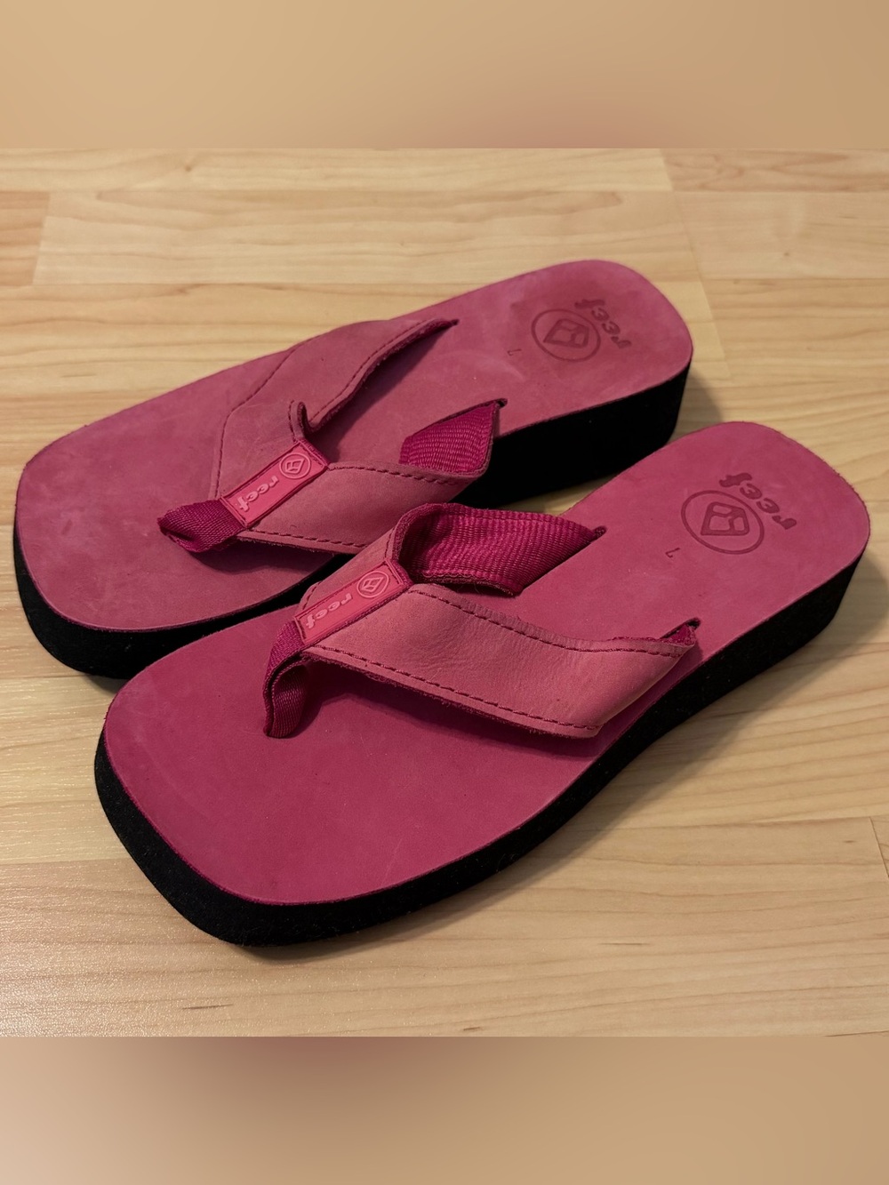 Reef Surf Platform Flip Flops Shoes Slides Sandals Leather Pink Women's 7 NEW - Picture 2 of 5